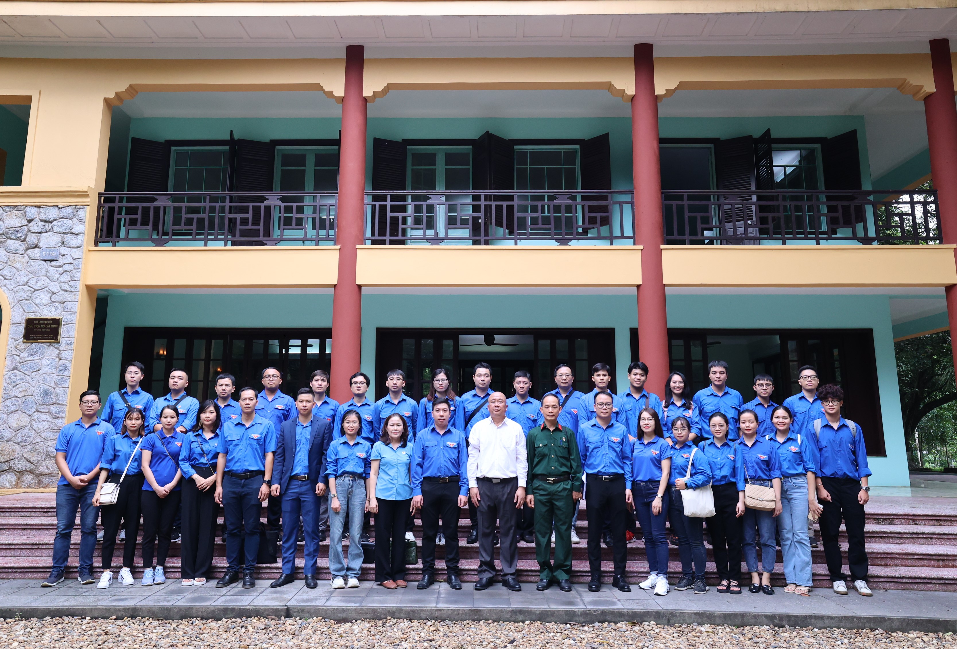 Đoàn Thanh niên Viện Hàn lâm KHCNVN báo công dâng Bác và Sinh hoạt chính trị ngoại khóa tại Khu di tích lịch sử K9 – Đá Chông