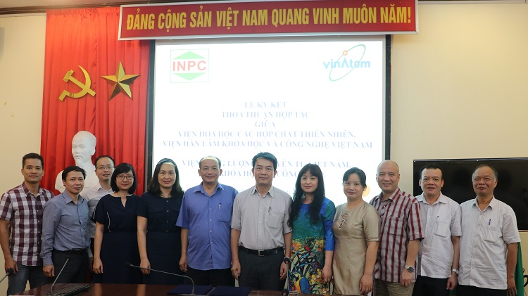 Viện Năng lượng nguyên tử Việt Nam ký Thỏa thuận hợp tác với Viện Hóa học các hợp chất thiên nhiên, Viện Hàn lâm Khoa học và Công nghệ Việt Nam