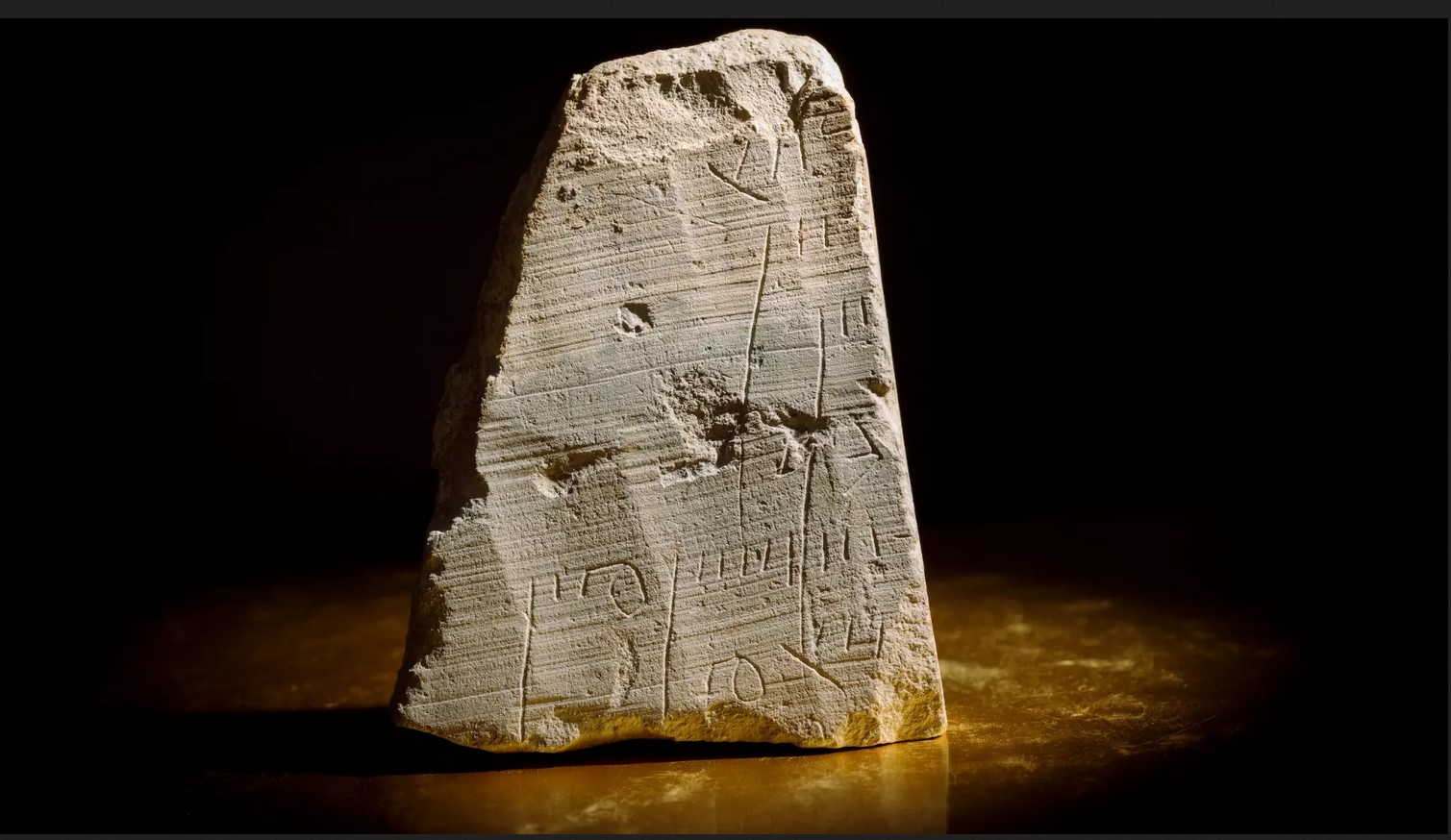 Phát hiện biên lai cổ bằng đá 2000 năm tuổi ở Jerusalem